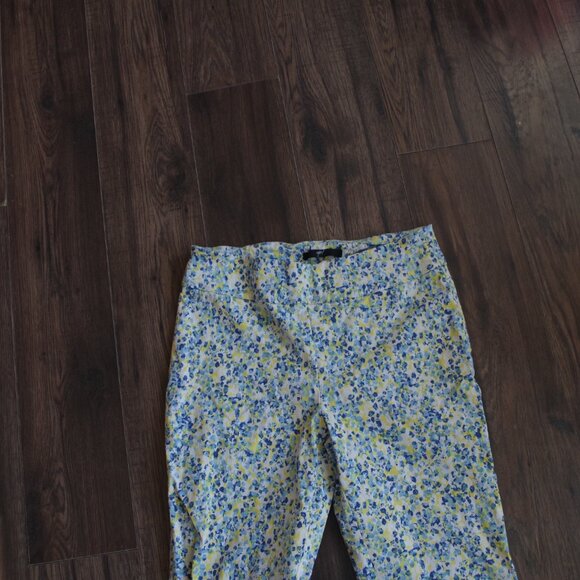 Ladies High End Up Crops - Picture 3 of 5